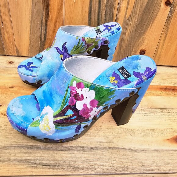 Stuart Weitzman SEQUOIA Clogs in Floral Painted Blue leather - Picture 3 of 6